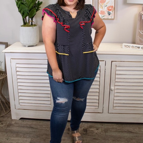 ❤️ Polka Dot Top❤️ - Picture 2 of 2